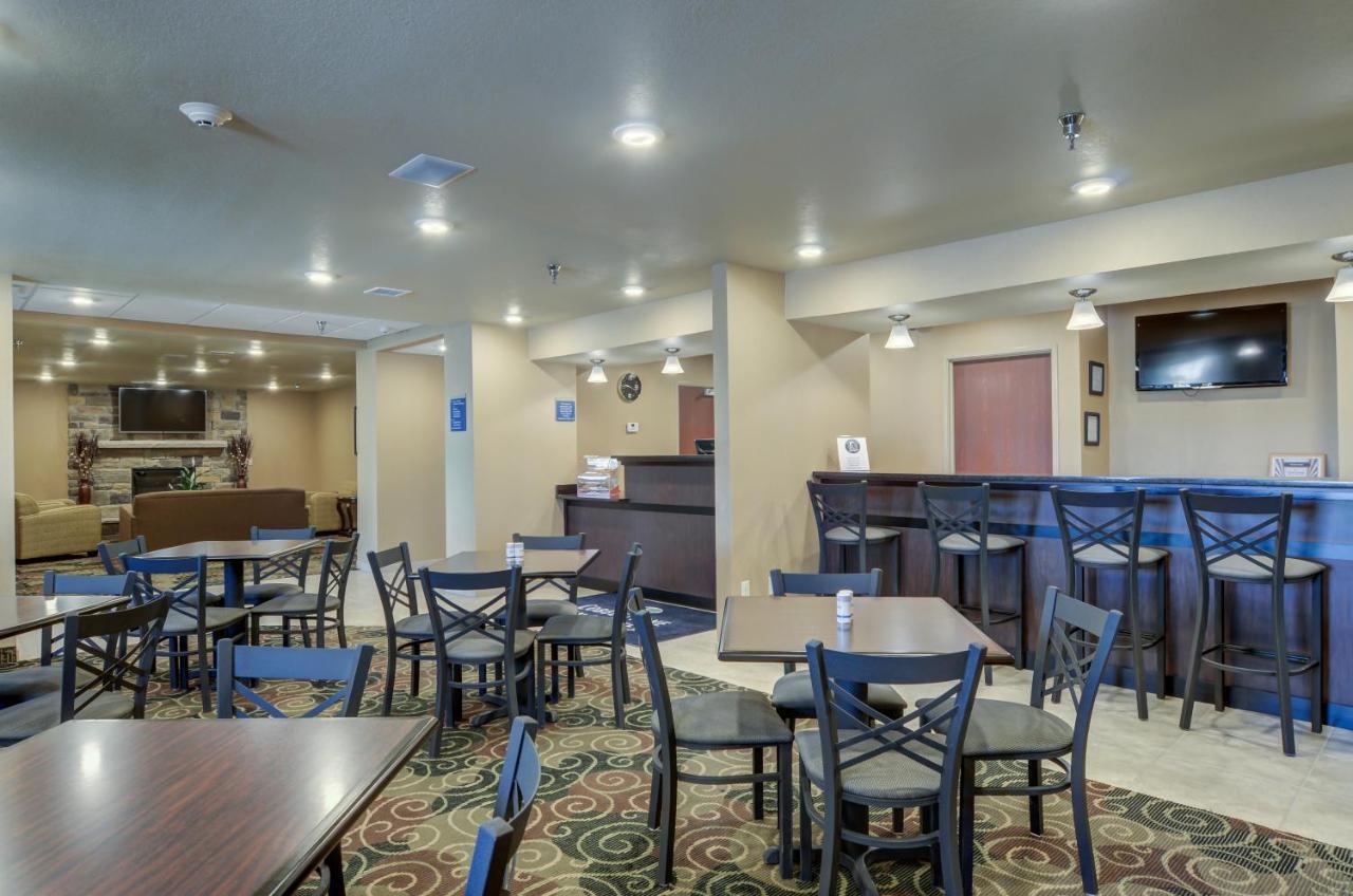 Cobblestone Inn & Suites-Kersey Exterior foto
