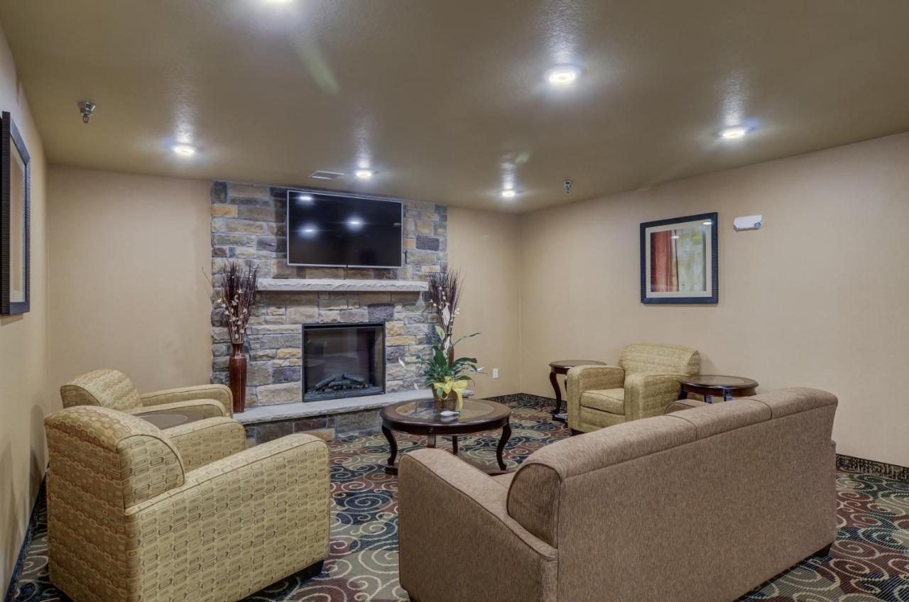 Cobblestone Inn & Suites-Kersey Exterior foto